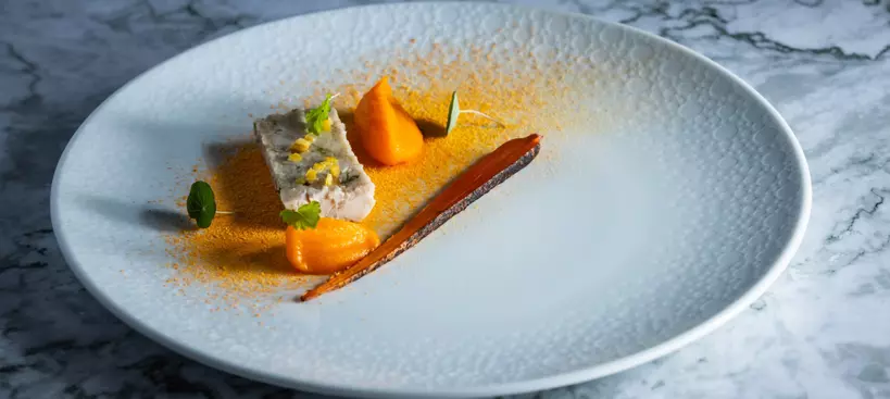 „Négykezes” fine dining Balatonfüreden című cikk borítóképe