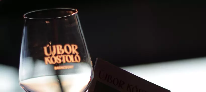 Több mint évjáratpremier című cikk borítóképe