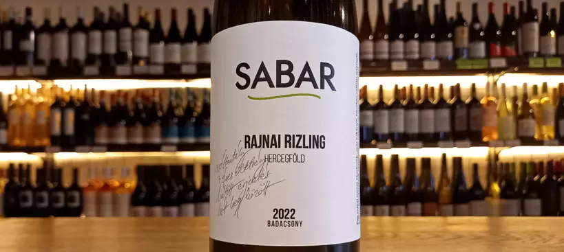 Sabar Borház: Rajnai Rizling Hercegföld 2022 című cikk borítóképe