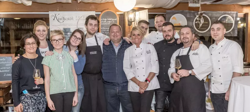 Szuper volt a Mini SVÉT című cikk borítóképe
