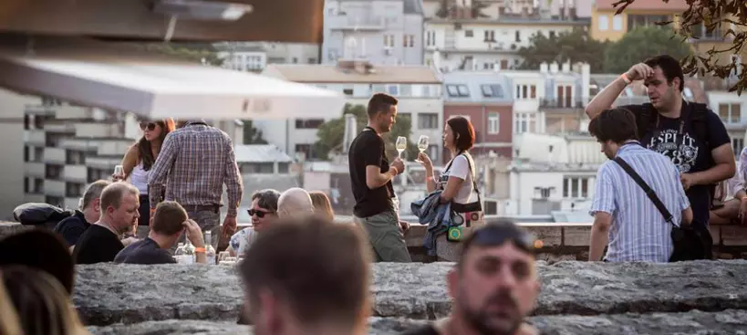 A Várba fel! című cikk borítóképe