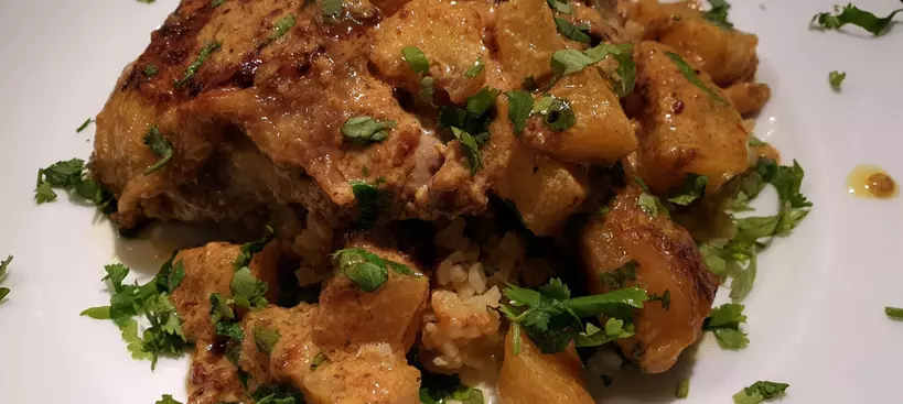 Ananászos csirkecurry című cikk borítóképe