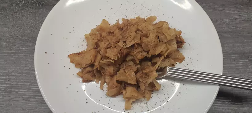 Káposztás tészta című cikk borítóképe