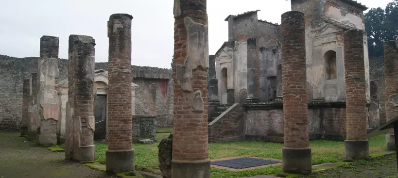 Herculaneum, Pompeji, Vezúv című cikk borítóképe