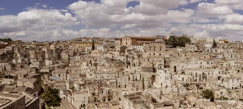 Borhétvége Basilicata sziklás magaslatain című cikk borítóképe