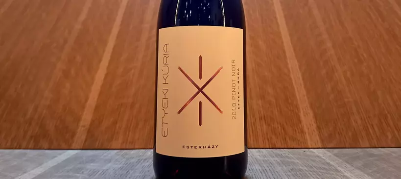 Etyeki Kúria: Pinot Noir 2018 című cikk borítóképe