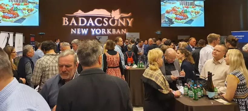Badacsony megint a New Yorkba megy! című cikk borítóképe