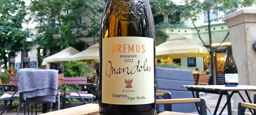 Tokaj-Oremus Szőlőbirtok és Pincészet: Mandolás Furmint 2022 című cikk borítóképe
