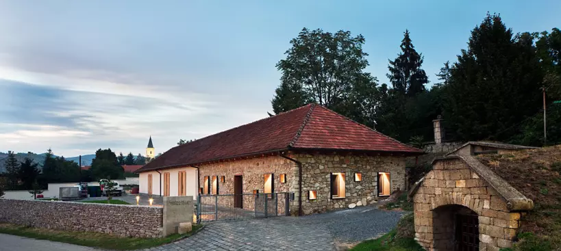 A Holdvölgy napos oldala című cikk borítóképe